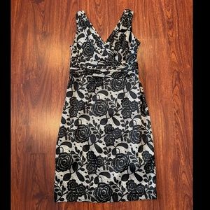 Black and Champagne silky lace print Jones Wear Midi Dress 🖤🖤🖤